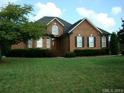 2925 Woodfield Lane