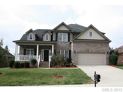 106 Avaclaire Way