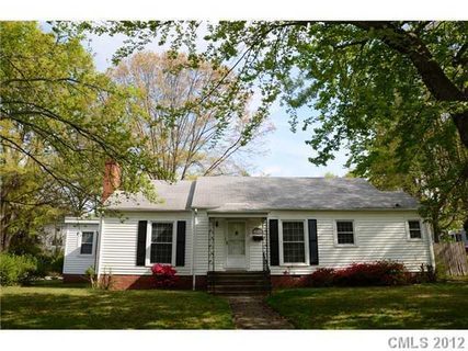 904 Maple Avenue
