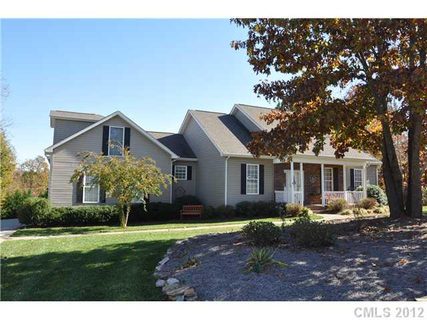 1912 Dawnhurst Lane sold home in Hunters Place, York, SC