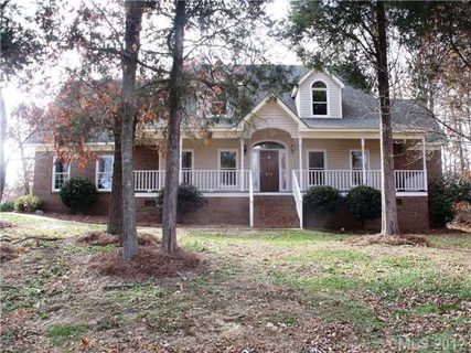 901 Woodhurst Drive