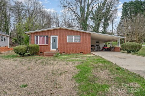 819 S Caldwell Avenue sold home in Lincoln Heights, Newton, NC