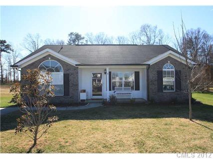 304 Dexter Place
