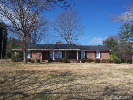 309 N Roxford Road sold home in Country Club, Kings Mountain, NC