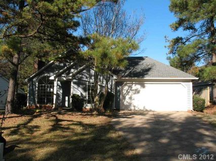 716 Foxborough Road sold home in Autumn Glen, Charlotte, NC