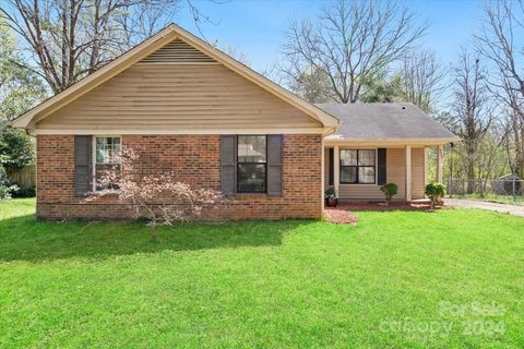 9300 Knotty Pine Circle