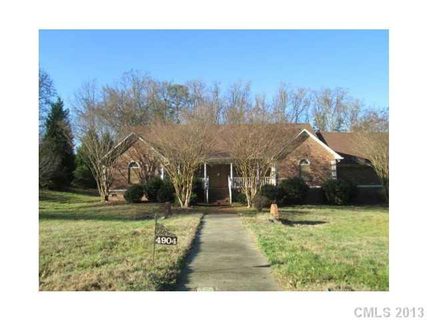 4904 Hamilton Circle
