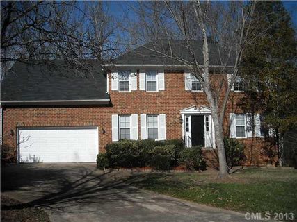 3041 Oakcroft Drive