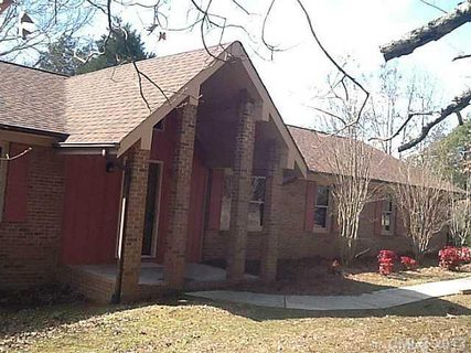 5613 Mountaineer Lane