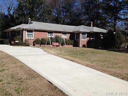 317 Gaston Avenue L 39-42