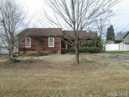 3530 Nw Farm Lake Drive sold home in Parkview, Concord, NC