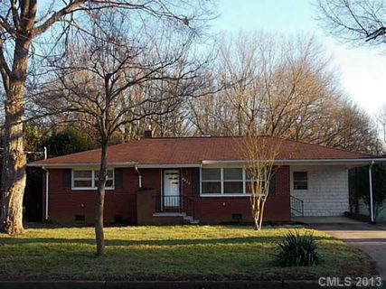 1202 Gidney Street