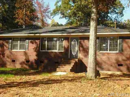 2083 Woodcrest Circle