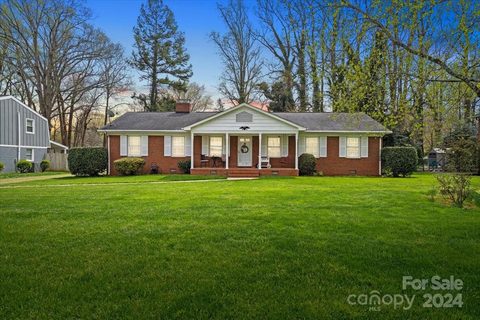 7614 Rolling Hill Road sold home in Lake Forest, Charlotte, NC