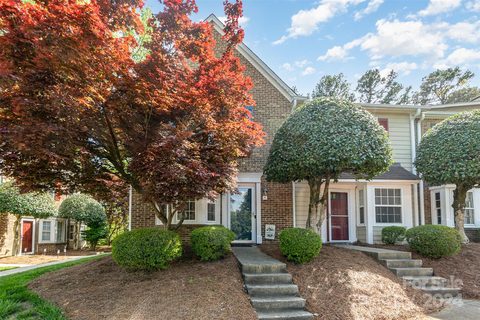 8225 Pineville Matthews Road sold condo in Dunhill Court, Charlotte, NC
