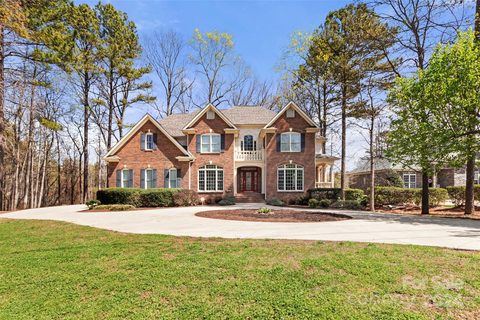 7912 Blades Trail
