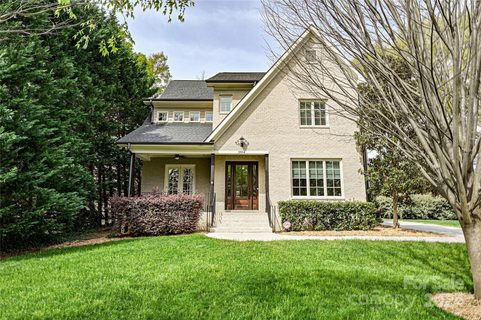 2904 Somerset Drive