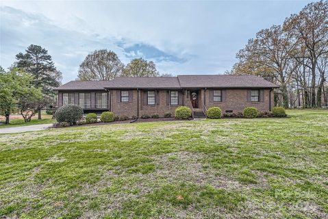 7025 Cheyenne Drive sold home in Amarillo Park, Charlotte, NC