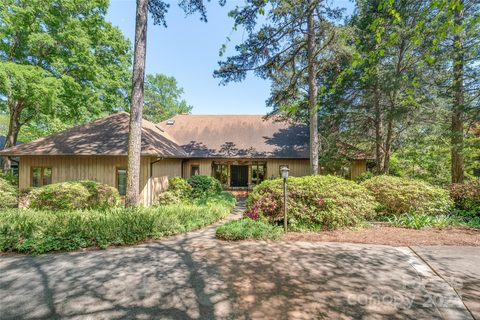 3421 Windbluff Drive