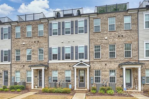 5058 Harrowsmith Lane sold townhome in Elizabeth Glen, Charlotte, NC