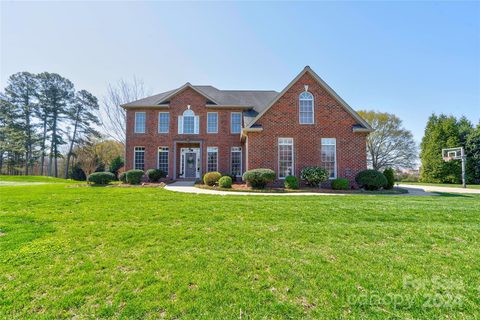 709 Cedar Hill Drive sold home in Pebble Creek, Shelby, NC