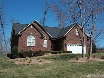 3916 Erskine Woods Drive