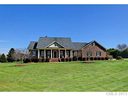 1048 Nickalaus Drive sold home in Matthews, SC