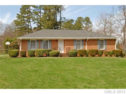 203 Amity Circle