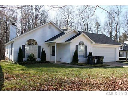8010 Maxwelton Drive sold home in Norman Shores, Huntersville, NC
