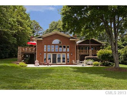 1946 Yacht Club Drive sold home in Lincoln Forest, Denver, NC