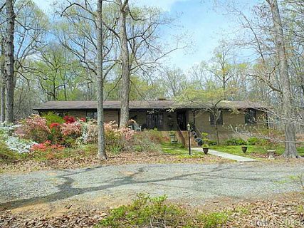 3423 Oak Ridge Circle