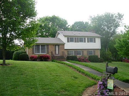 1322 Crescent Street