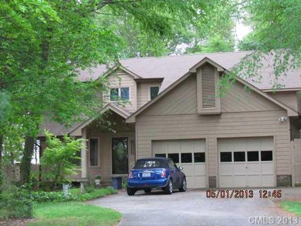8425 Chestnut Oak Court