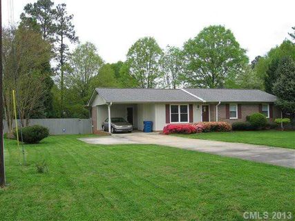 5211 Driftwood Drive sold home in Forest Pines, Davidson, NC