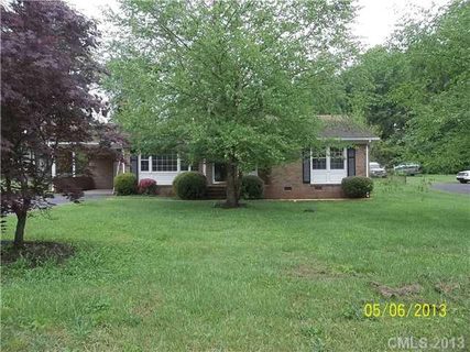 4409 Kayron Drive sold home in Crestwood, Charlotte, NC