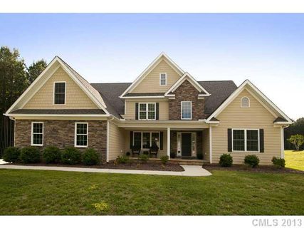 588 Kenway Loop 12