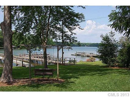 7951 Water Oaks Drive sold home in Lake Norman, Denver, NC