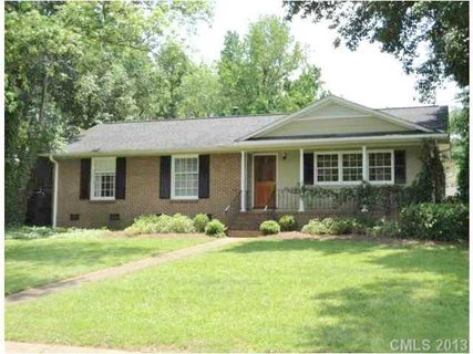 811 Wheeler Drive sold home in Queens Grant, Charlotte, NC