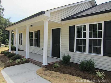 1075 Arrowhead Drive
