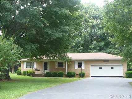 709 Frontier Circle