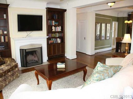 301 W 10th Street 402