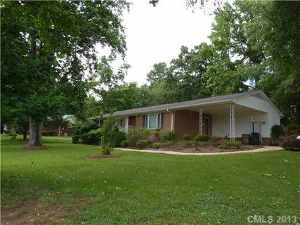 3303 Linwood Road