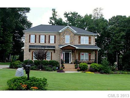 217 Commodore Court
