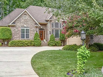 6236 Lake Providence Lane