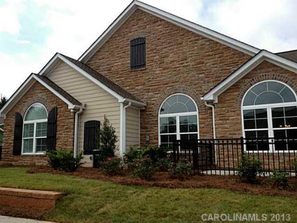 196 Lone Oak Circle 10A