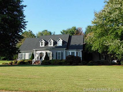 1622 Lakefield Circle sold home in Country Club Estates, Gastonia, NC