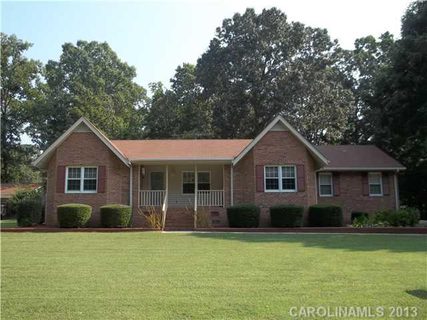 1005 Oak Hill Drive sold home in Southwood Estates, Monroe, NC