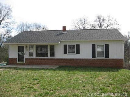2329 Skyland Drive sold home in Springbrook, Gastonia, NC