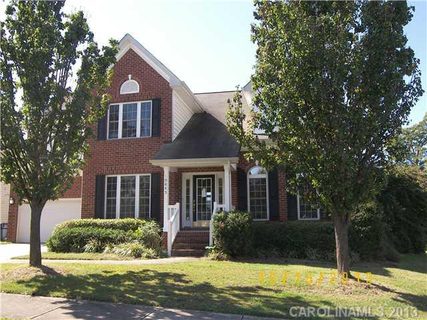 10645 Castlehill Drive sold home in Hampton Ridge II, Huntersville, NC