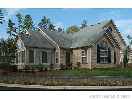 183 Lone Oak Circle 11B